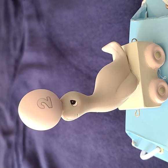 NIB Precious Moments- God Bless You on Your Birthday Seal Figurine Age 2 - Picture 4 of 5